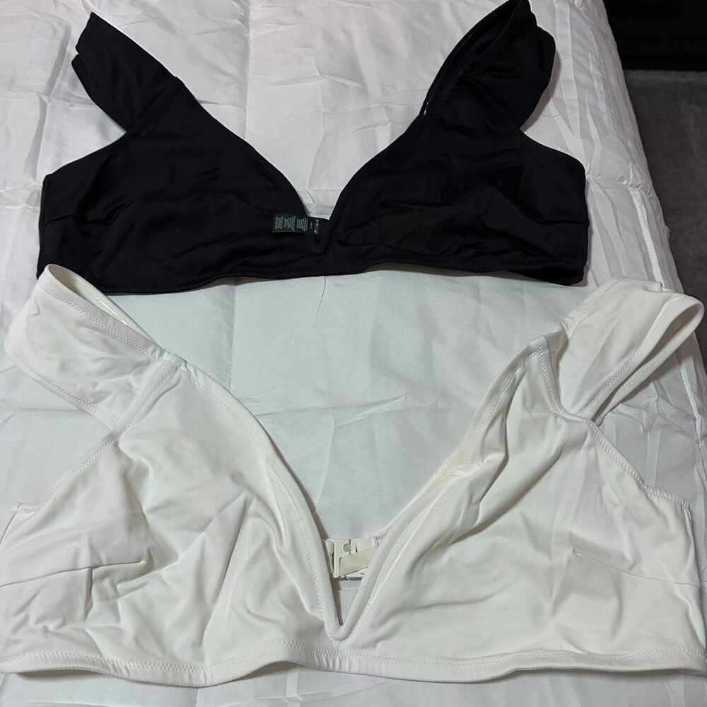 SKIMS PLUS SIZE - BLACK SHAPING OFF THE SHOULDER BIKINI TOP - Picture 2 of 2